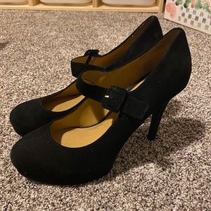 Black Mary Jane pump